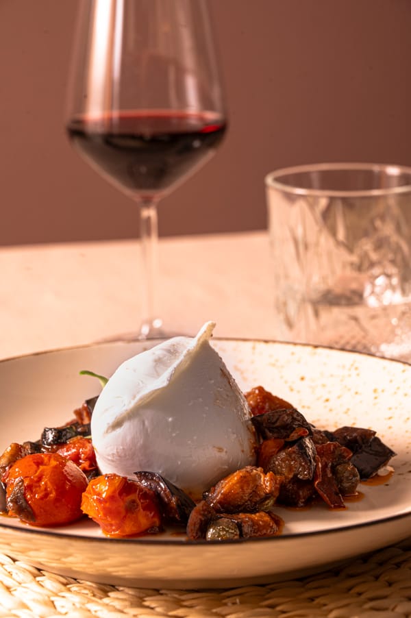 Mozzarella di bufala ripiena di caponata
